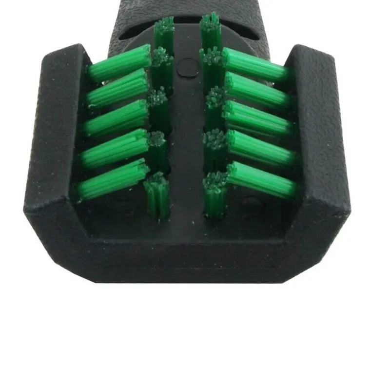 On Par Cleat Brush